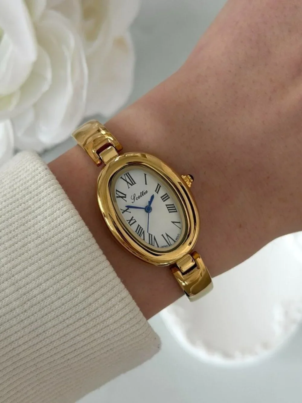 SKU0514 Retro Gold White dial Women Minimalist Watch Bracelet Stainless steel